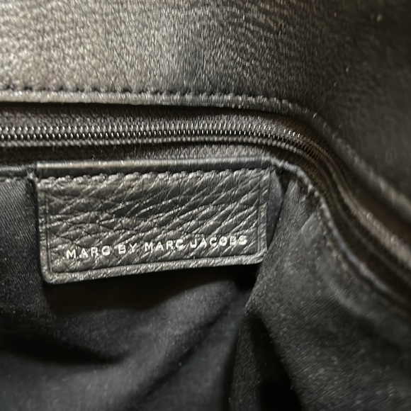 Beautiful Mark by Mark Jacob’s studded black shoulder bag - Picture 3 of 6